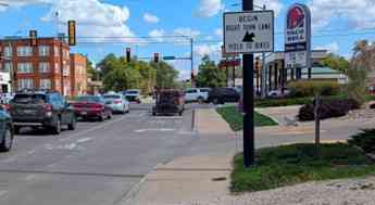 News Image Right Turn Lane Yield to Bikes Signs